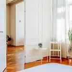 Namastay! Exklusiver Altbau In Bestlage - 3br