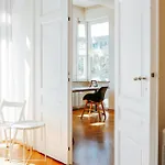 Namastay! Exklusiver Altbau In Bestlage - 3br *