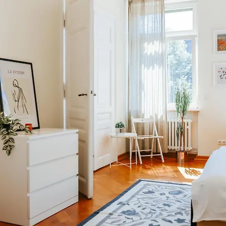 Namastay! Exklusiver Altbau In Bestlage - 3br 아파트