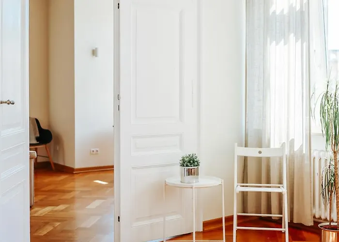 Namastay! Exklusiver Altbau In Bestlage - 3br