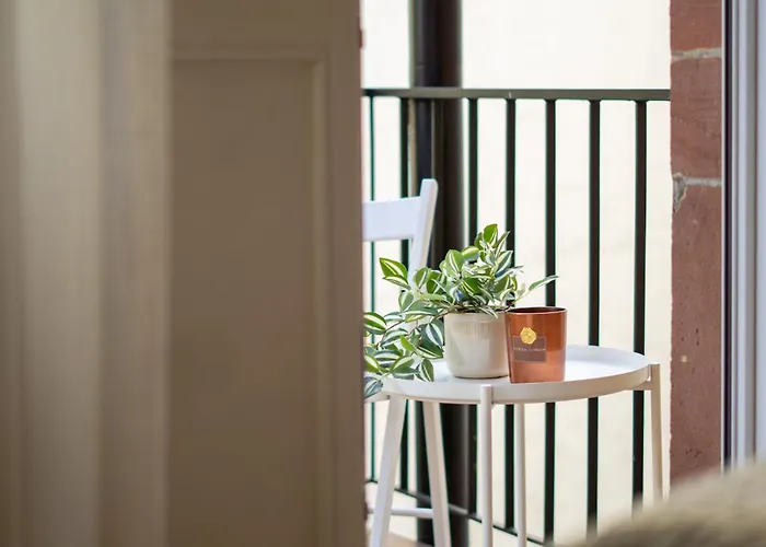 Namastay! Exklusiver Altbau In Bestlage - 3br