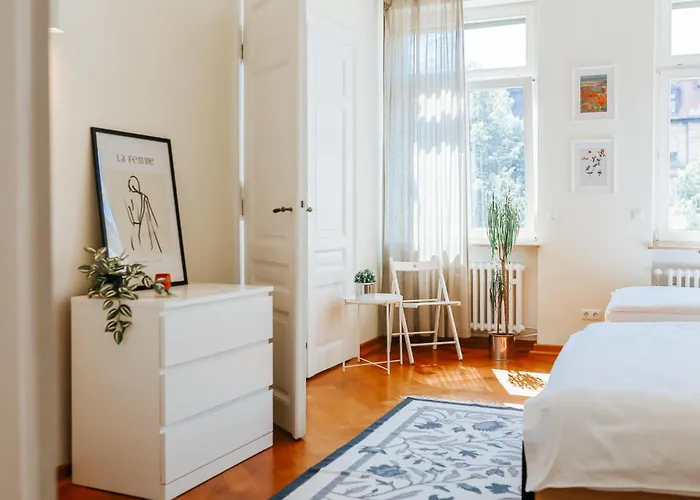 Namastay! Exklusiver Altbau In Bestlage - 3br Appartement