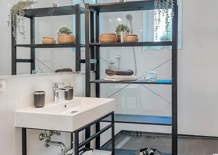 Namastay! Exklusiver Altbau In Bestlage - 3br Appartement Mannheim