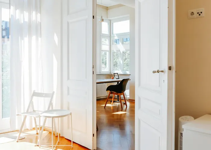 Namastay! Exklusiver Altbau In Bestlage - 3br *